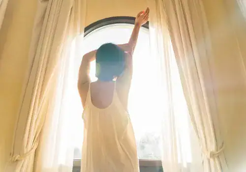 asian beautiful woman with short hair wakes up early morning.jpg s1024x1024wisk20cadycgszrjbvbpassj7ibn1 5rmhztogws88kgpzv sa.jpg